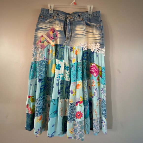 Charlotte Russe Dresses & Skirts - CHARLETTE RUSSE  LARGE  BOHO SKIRT